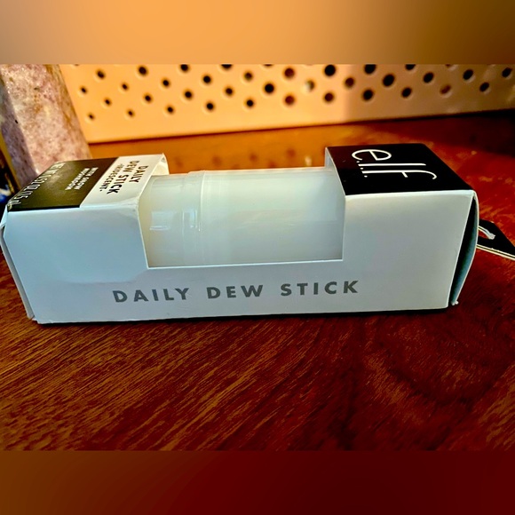 e.l.f. Daily Dew Stick - NIB - Picture 5 of 5